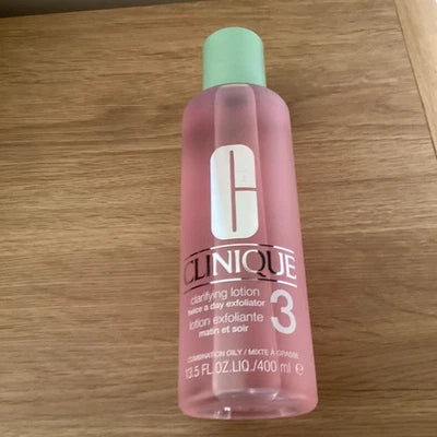 Clinique Cleansing Range Clarifying Lotion 400ml 3 - Oily