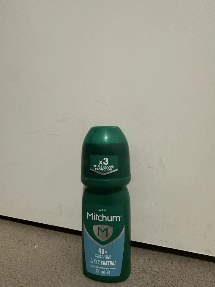 Mitchum Men Clean Control 48HR Protection Roll-On Deodorant 100ml